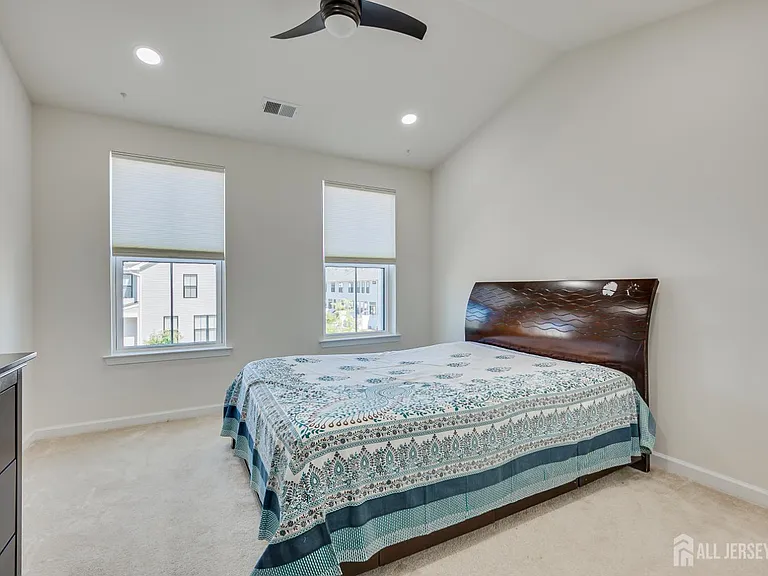 14 Hyacinth Ln — Photo 27