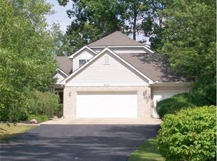 833 Bluffton St, Walled Lake, MI