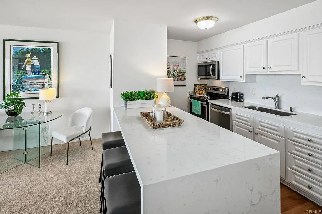 1 bed, 1.0 bath, 756 sqft, $5,500 — Photo 4