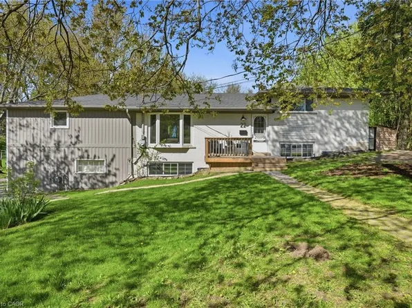22 Rosebough St, Hamilton, ON L9H 5C5