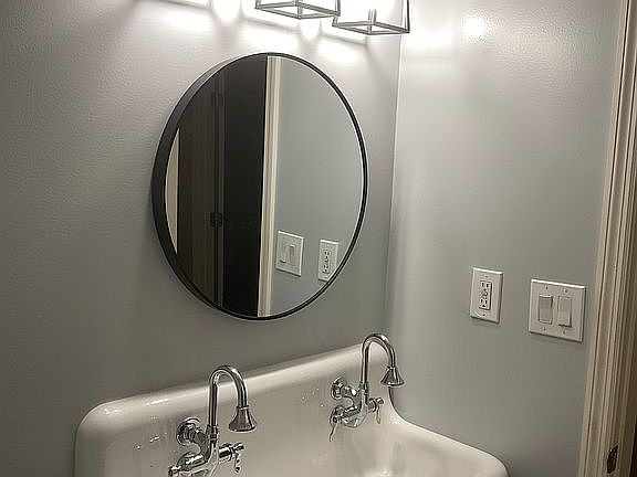 Second bathroom 
