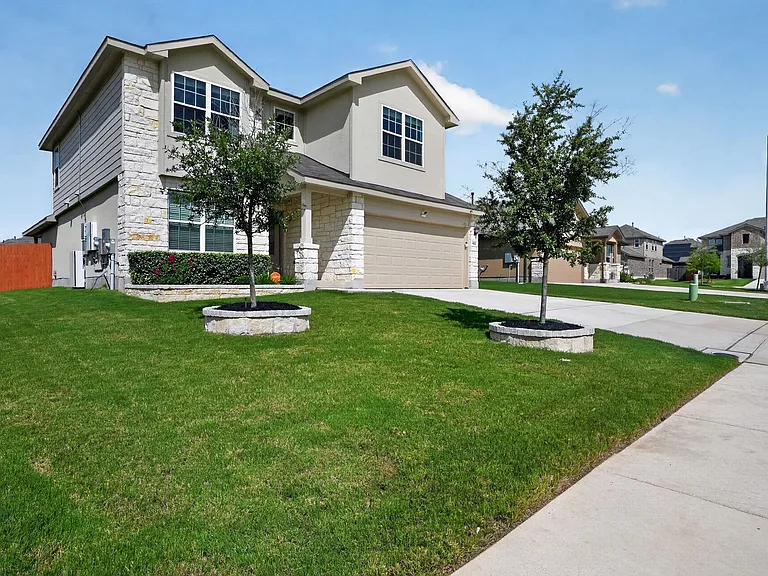 611 Overlook Rdg — Photo 3