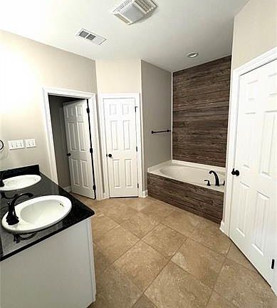 5th image of 104 Mandy Dr