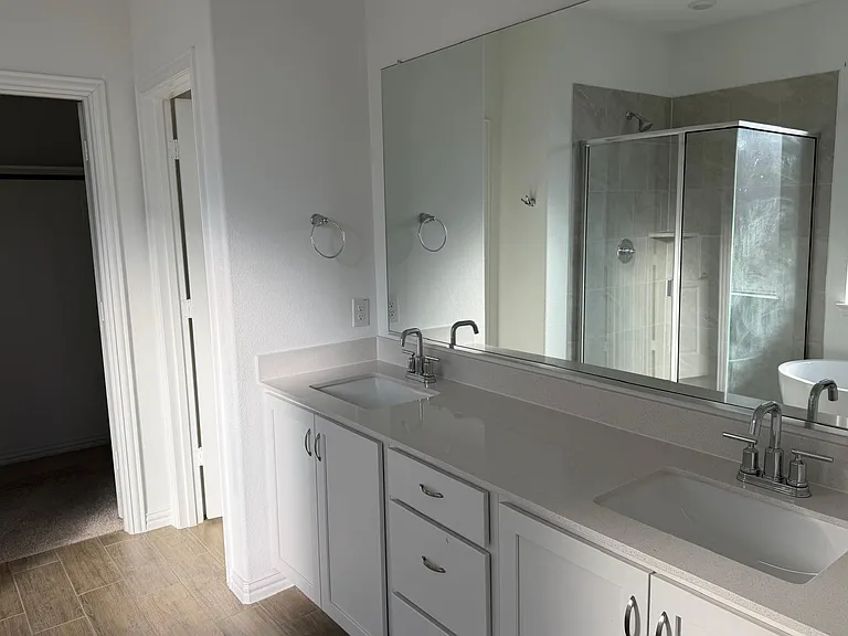 2521 Birchcrest Dr — Photo 16