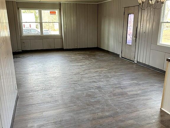 2nd image of 707 Auburn Pl