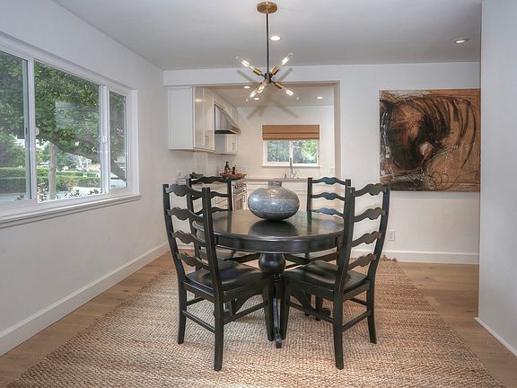 5th image of 2077 Holly Ln