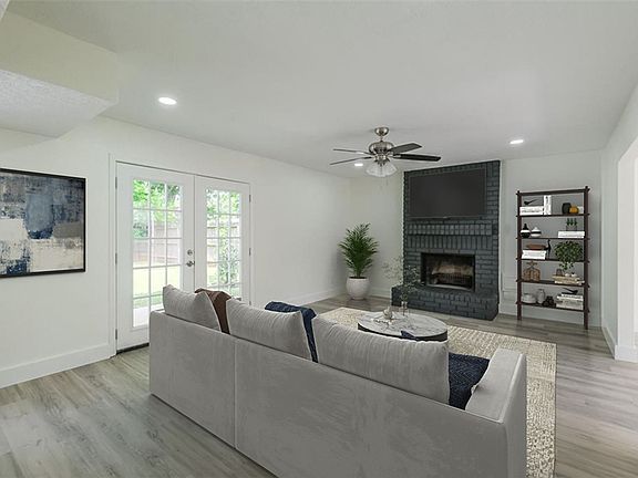3rd image of 1311 Sand Stone Dr