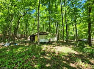 907 Plymouth Lake Dr E, Newton, NJ 07860