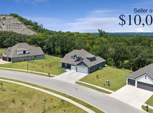 18983 Round Mountain Rd, Catoosa, OK 74015
