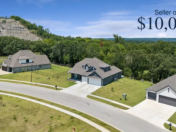 18983 Round Mountain Rd, Catoosa, OK 74015