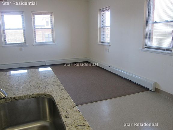 4th image of 1050 Hancock St APT C4