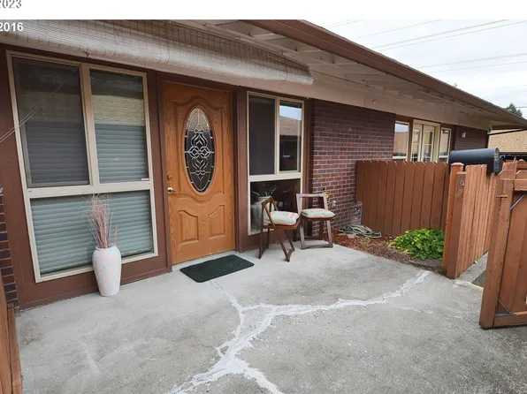 15270 SW Crown Dr, Portland, OR 97224