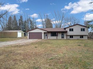 15595 Almont Rd, Allenton, MI 48002
