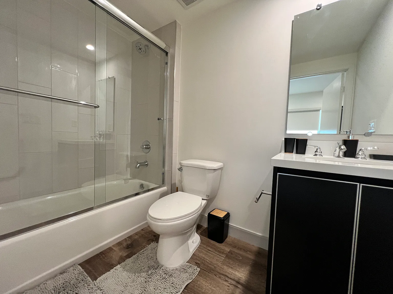 6 bed, 1800 sqft, $1,450 — Photo 4