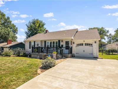 823 Sunset Ave, Liberty, MO, 64068