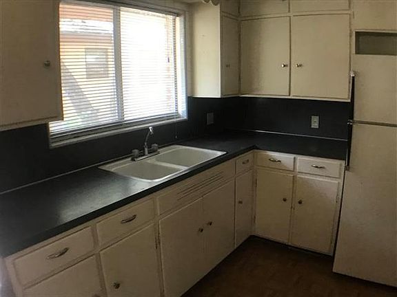 5th image of 917 Keith Ln APT B