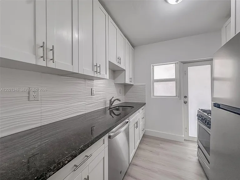 955 Bay Dr #2 — Photo 7