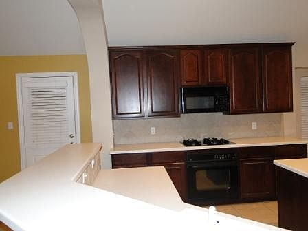 2nd image of 513 Winding Ln