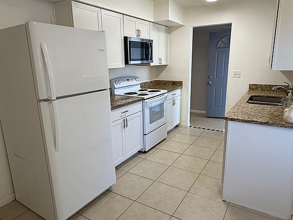 3rd image of 408 David Ct