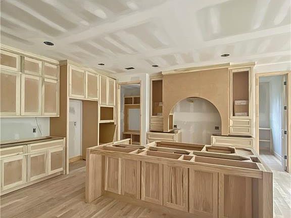 2nd image of 6024 Buena Vista St