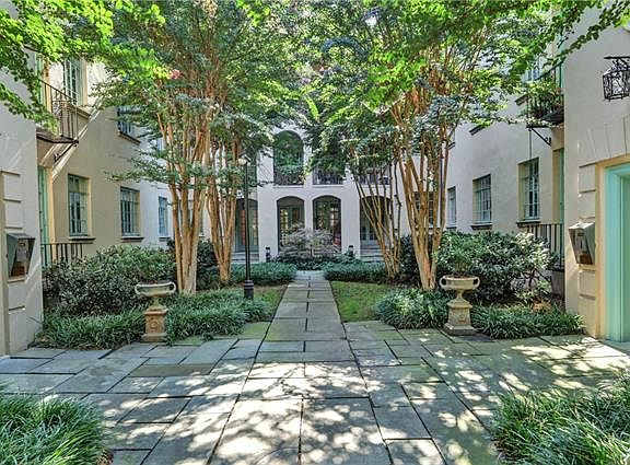 2nd image of 503 N Boulevard #8