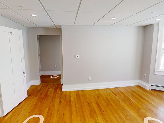 3rd image of 31 Union Sq #202