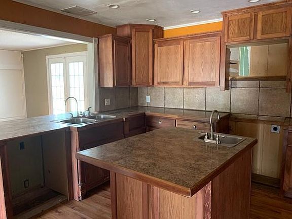 5th image of 1406 E Wells St