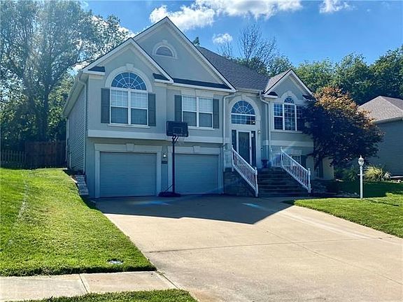2nd image of 4406 Windsor Ct