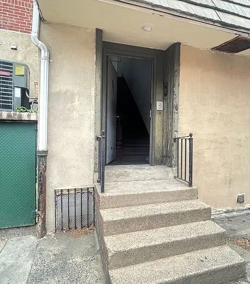 1900 Pine St #2R — Photo 4