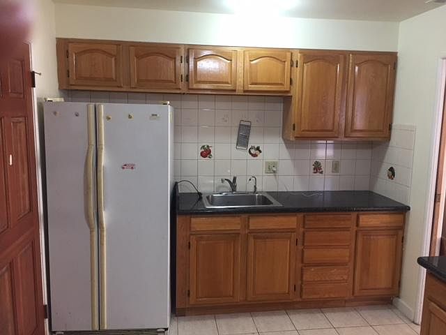 1st image of 884 Serra Dr