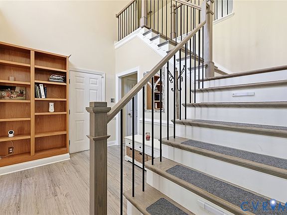 4th image of 9419 Waterfall Cove Dr