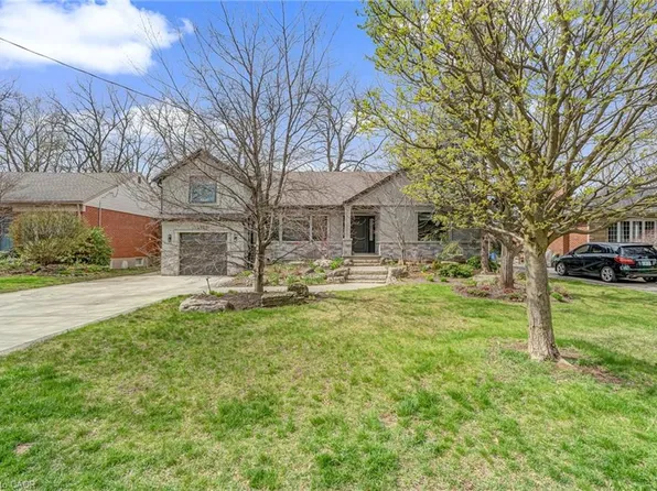 2123 Deyncourt Dr, Burlington, ON L7R 1W2