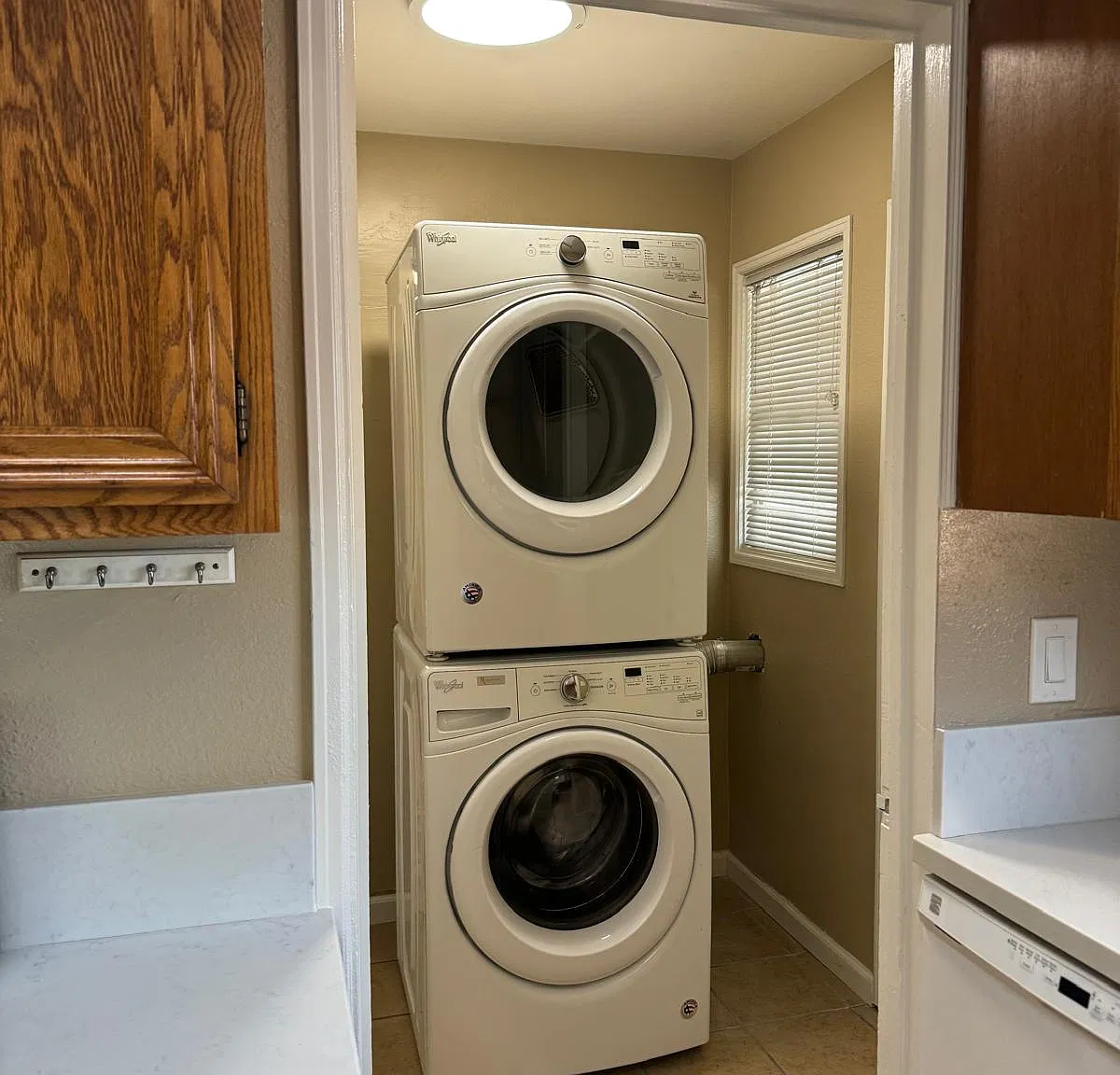 3 bed, 1.5 bath, 1198 sqft, $4,000 — Photo 4