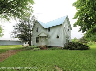 1298 E Maple Rapids Rd, Saint Johns, MI 48879