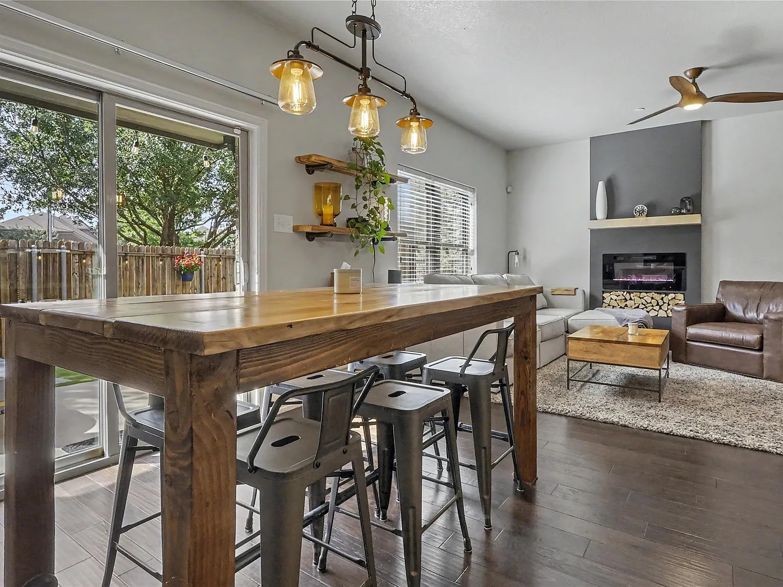3 bed, 1622 sqft, $2,700 — Photo 3
