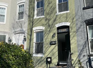 702 4th St SE, Washington, DC 20003