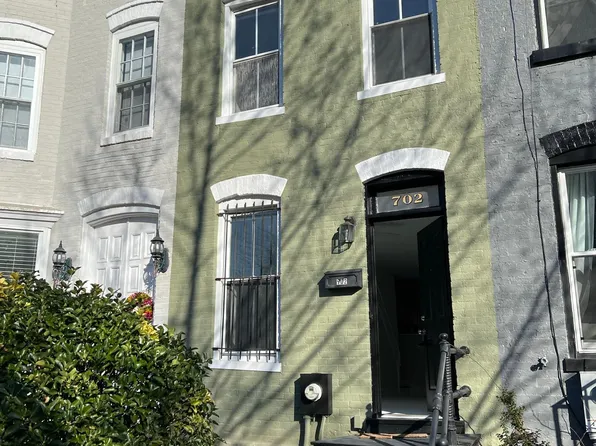 702 4th St SE, Washington, DC 20003