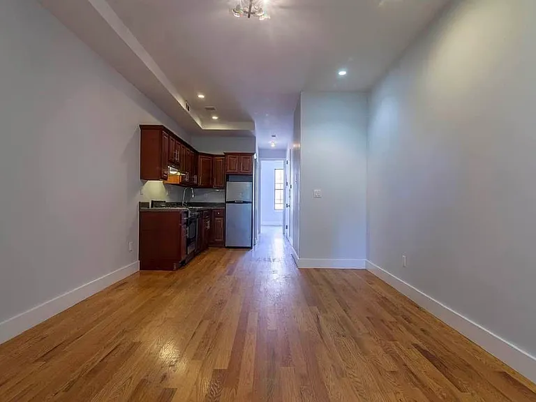 170 Harman St #1B — Photo 1