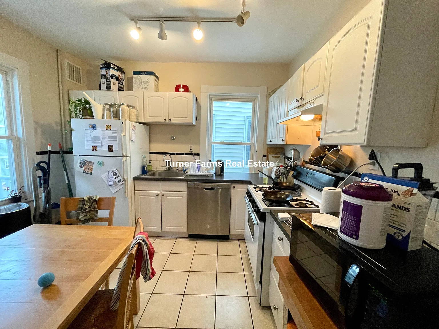 4 bed, 9999 sqft, $4,200 — Photo 3