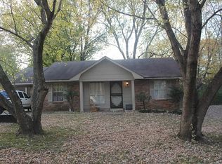 3280 Greenway Dr, Horn Lake, MS 38637