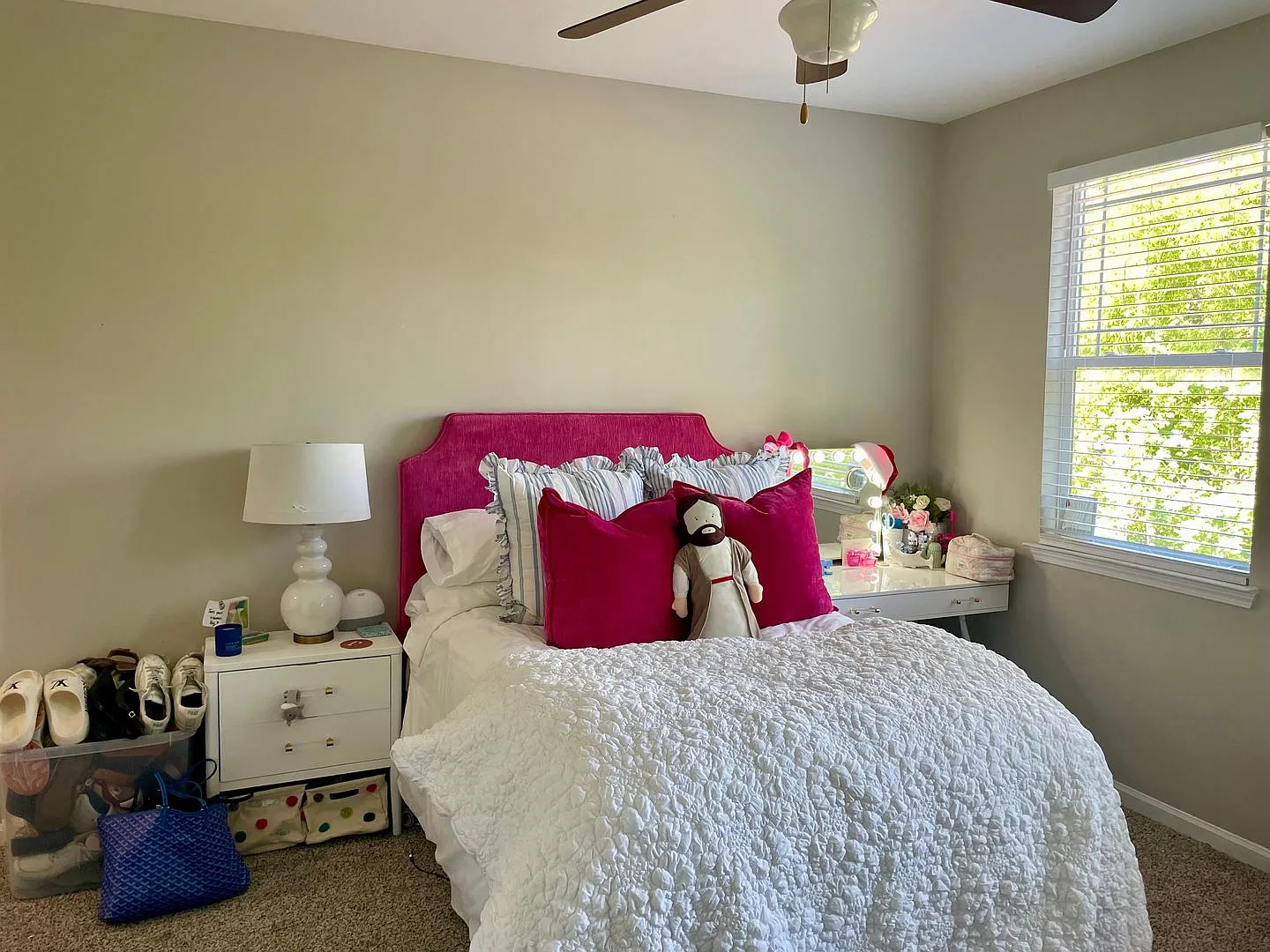 5 bedrooms in Rowandale — Photo 4