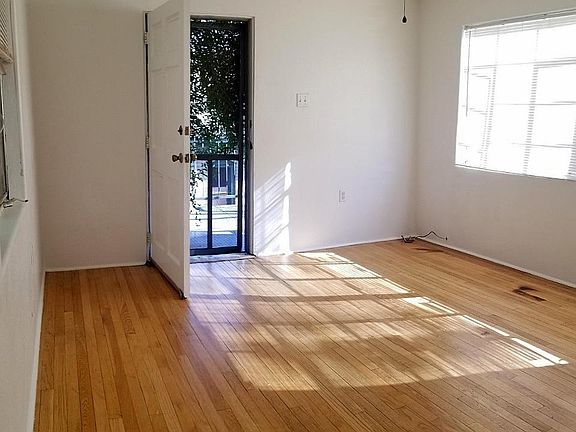4th image of 219 N Armijo St #2