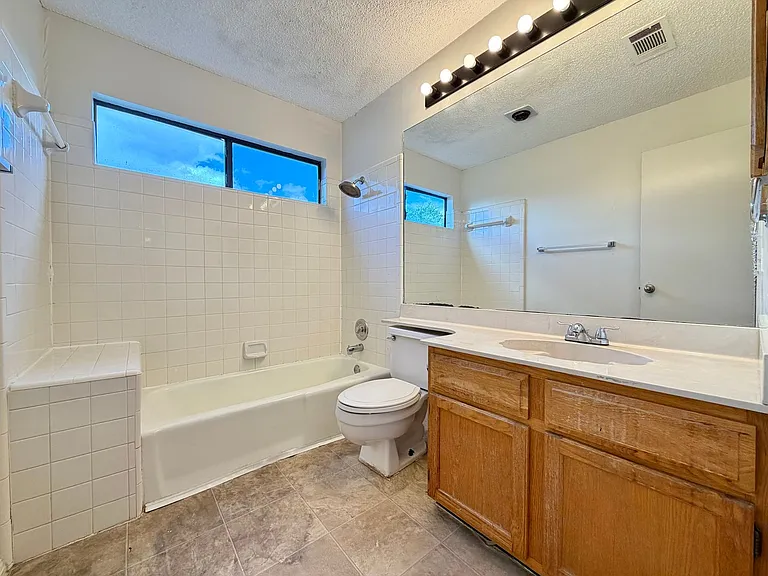 2110 Warfield Way — Photo 23