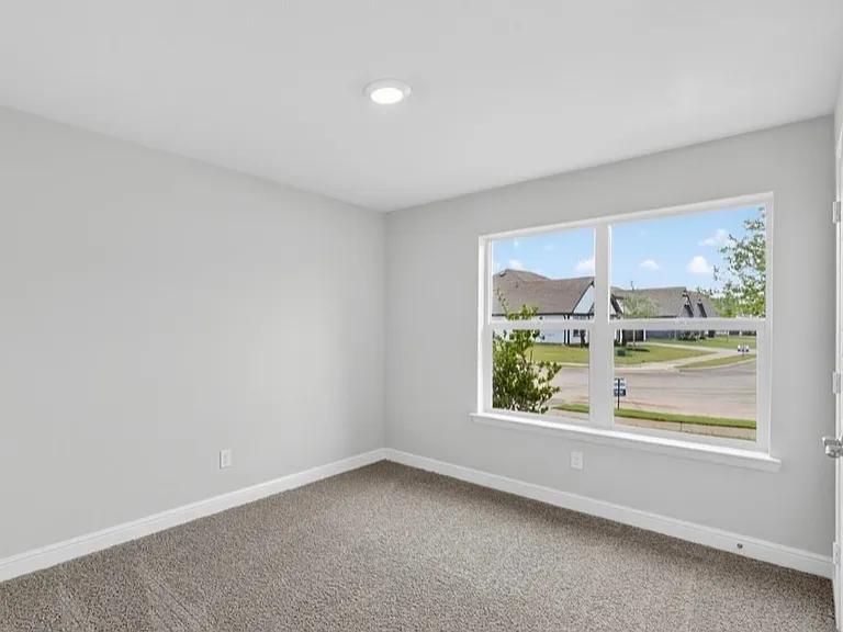 300 Libby Ln — Photo 6