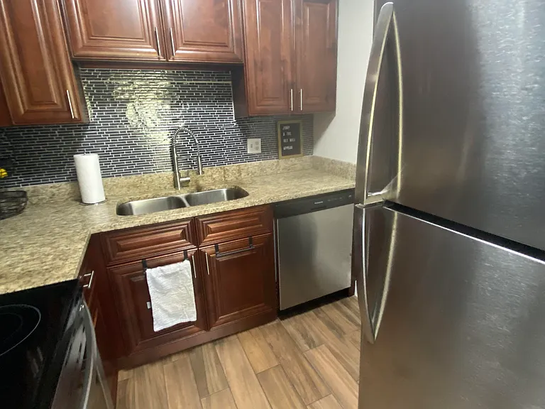 118 W America St #2 — Photo 6