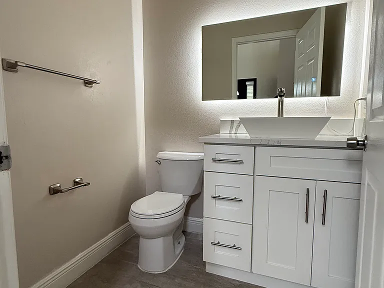 13305 Greenpointe Dr — Photo 8