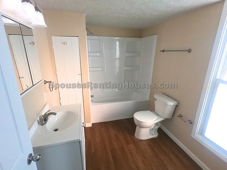 909 S Lebanon St — Photo 6