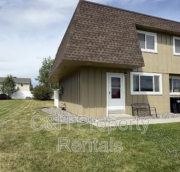 2016 Clubhouse Way #1 — Photo 2