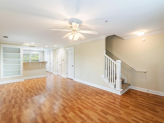 3rd image of 1855 Candlewood Ct Unit 201