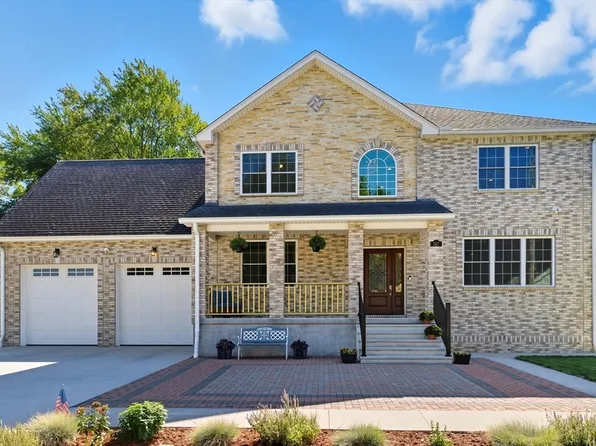 147 Grandview Ave, West Springfield, MA 01089